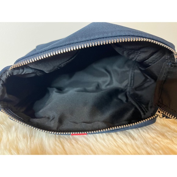 Prada Luna Rossa Navy Blue Toiletry Bag Pouch Wristlet LD3128 New - Picture 4 of 9